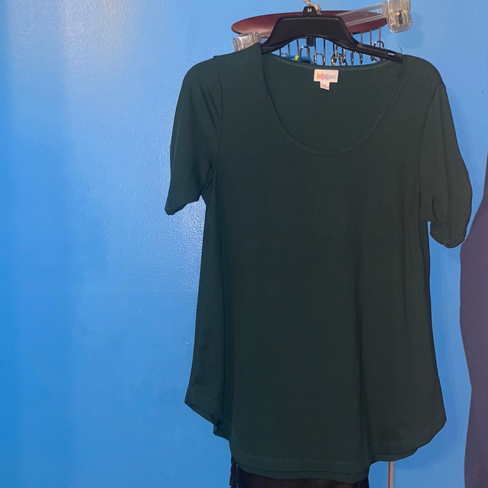 LuLaRoe shirt size small